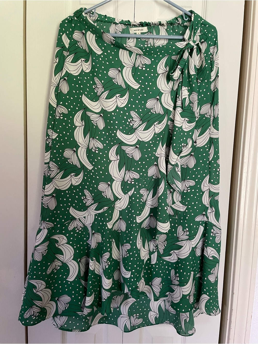 Max Studio Green and White Floral A-Line Tie-Waist Skirt